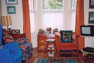 Creative home in quiet location with cheerful welcome. Delicious breakfast.