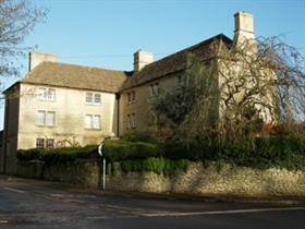 TRADITIONAL WORKING FARM ON THE EDGE OF THE COTSWO