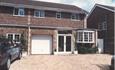 Pathways6 mins walk to city centre with off-road p