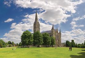Stonehenge, Salisbury Cathedral with the Magna Carta, and Medieval Salisbury with Greenman tours