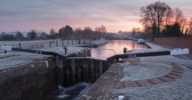 Caen Hill Locks at dawn