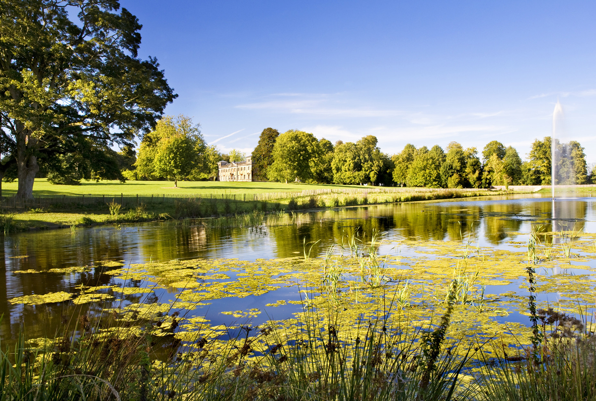 Green parkland and lake at Lydiard Park