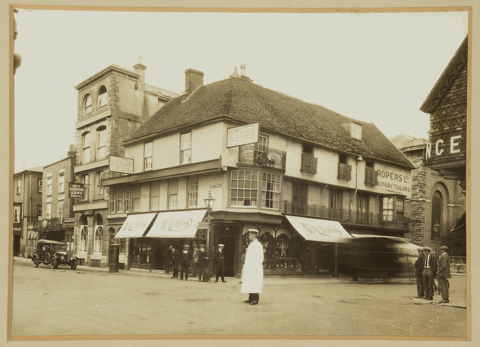 Double Corner at East end of New Canal and Queen steet 1926 - 35