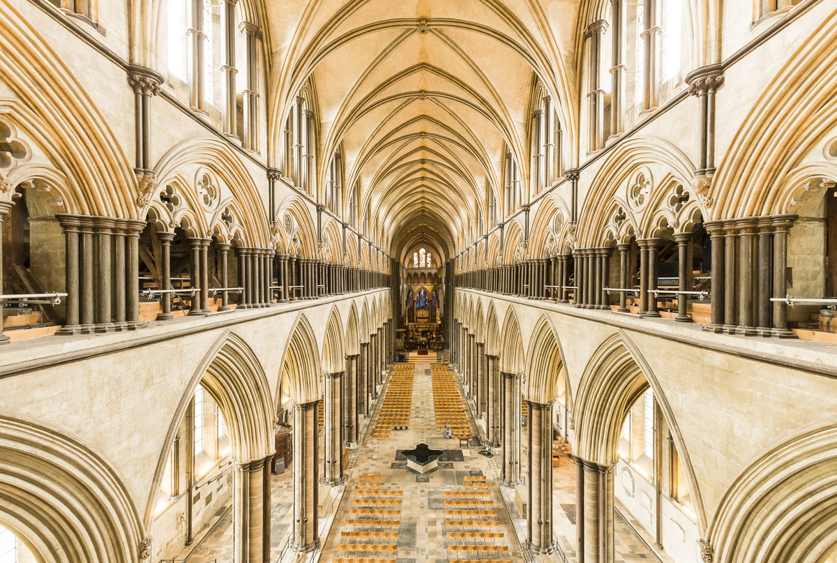columns inside salisbury cathedral
