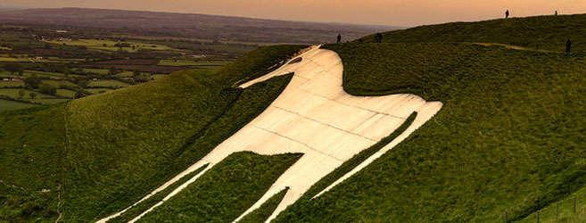 Walkers_at_the_White_Horse