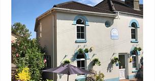Websters B&B Summertime in Salisbury