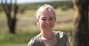 Wolf Road - Alice Roberts