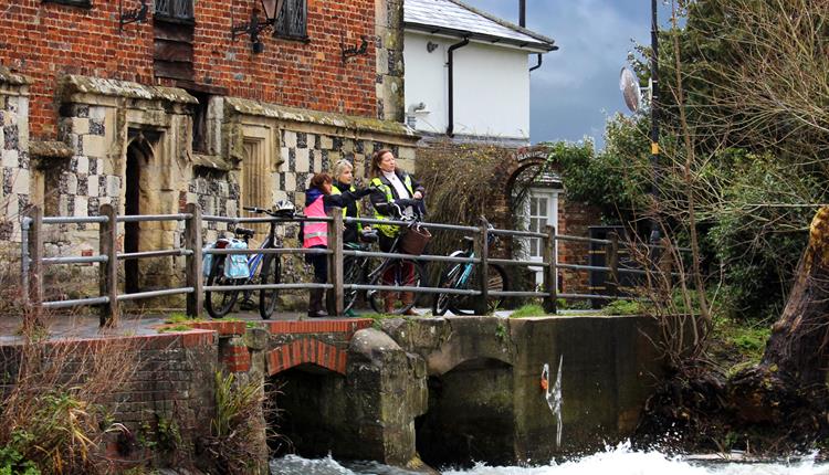 Salisbury's Chequered History Guides