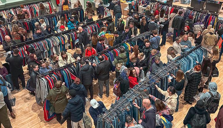 Swipe Vintage x Salisbury Kilo Sale